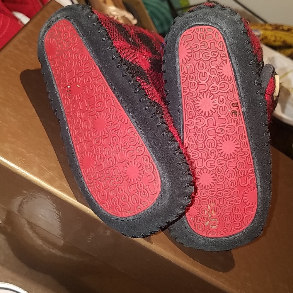 Ugg - Picture 5 of 5